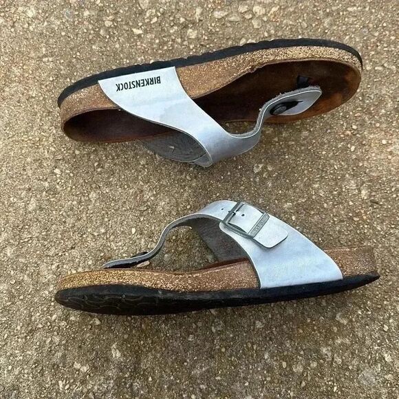 Birkenstock Gizeh Silver Metallic Sandals Women’s Size 41 - Picture 8 of 13